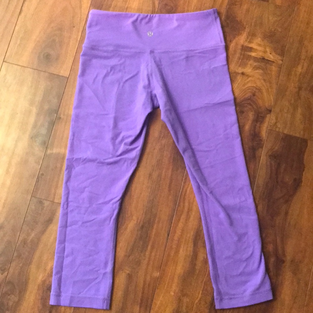 Lululemon size 4 yoga pant